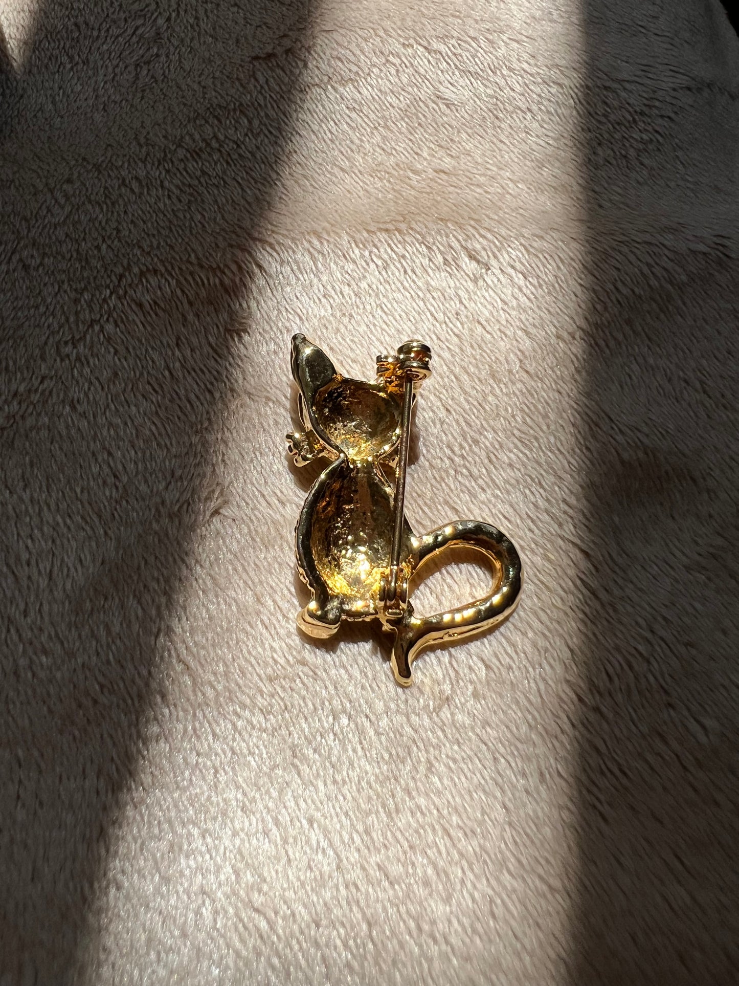 Goldtone Green Eyed Rhinestone Cat Brooch