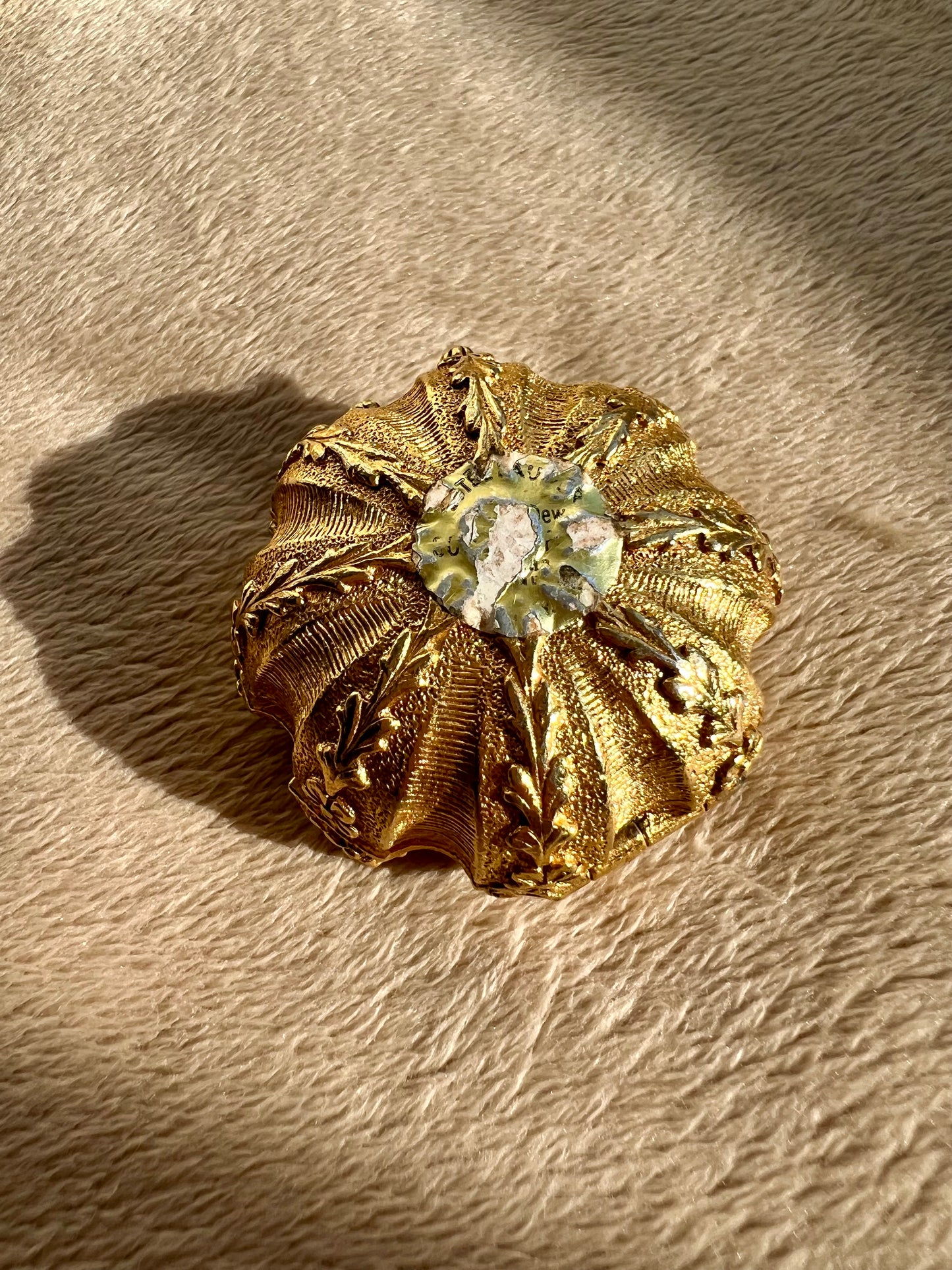 Estée Lauder Vintage Gold Tone Pumpkin Perfume Compact