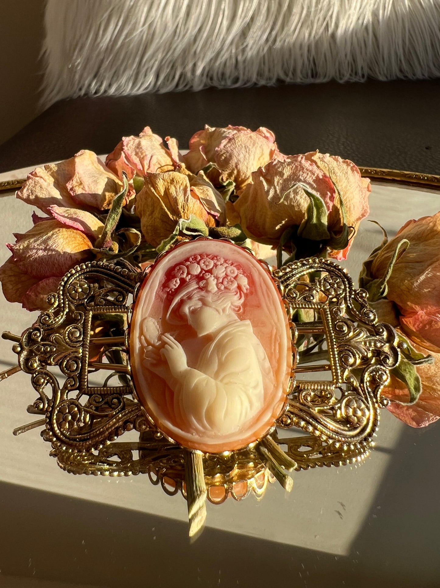 Cameo Pink and White Victorian Style Vintage Lady Hair Clip