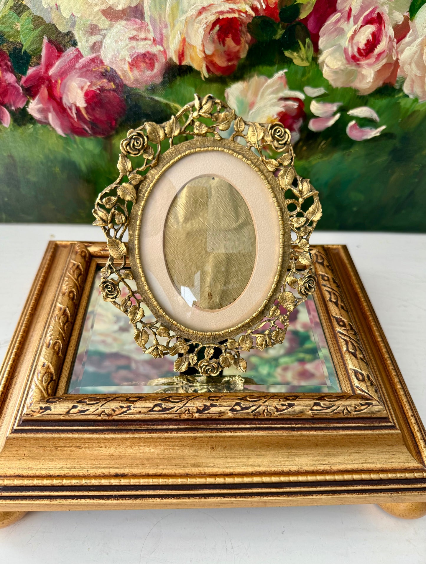 24-karat Gold-plated Matson Hollywood Regency Style Vintage Ornate Brass Oval Picture Frame with Rose Details