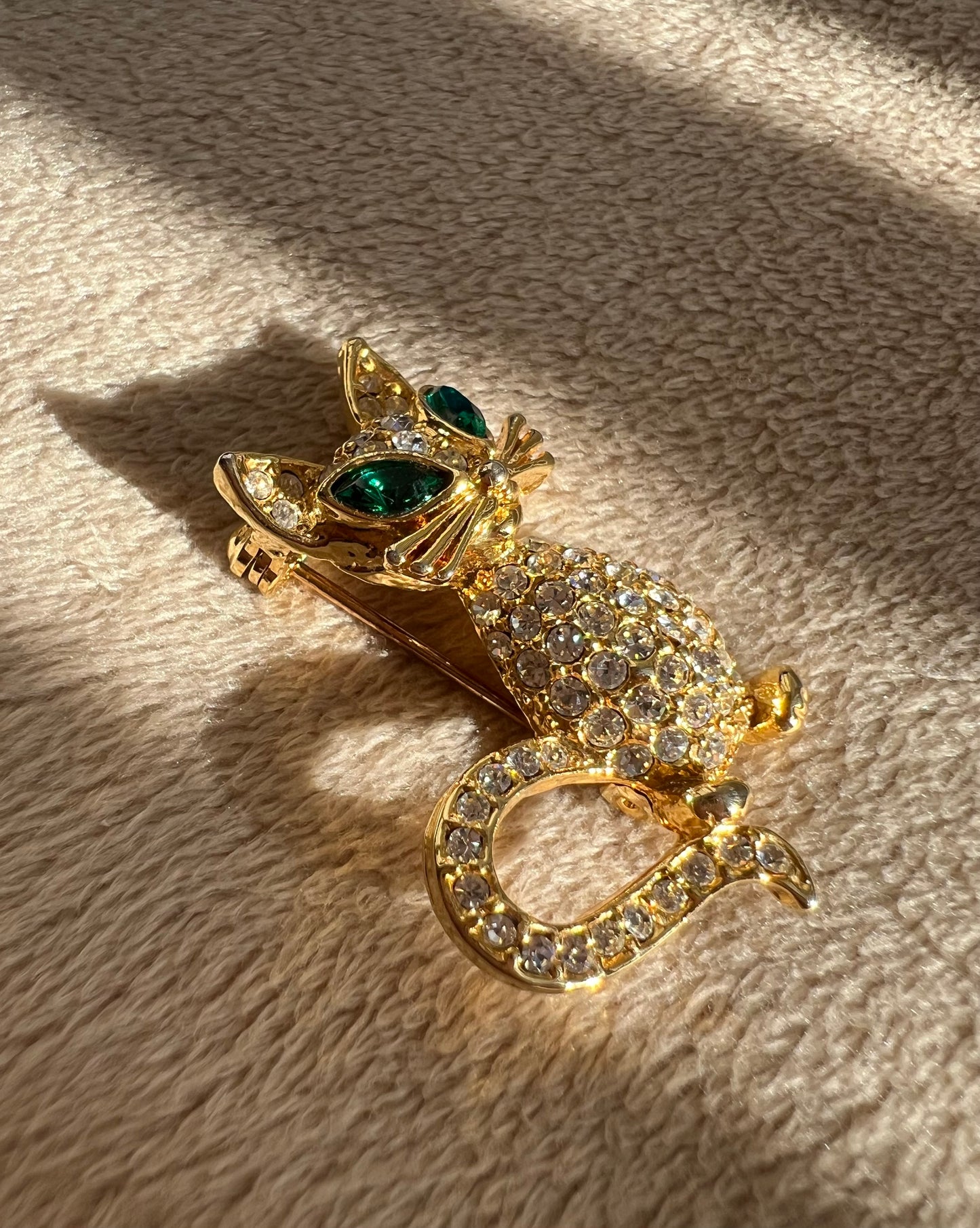 Goldtone Green Eyed Rhinestone Cat Brooch