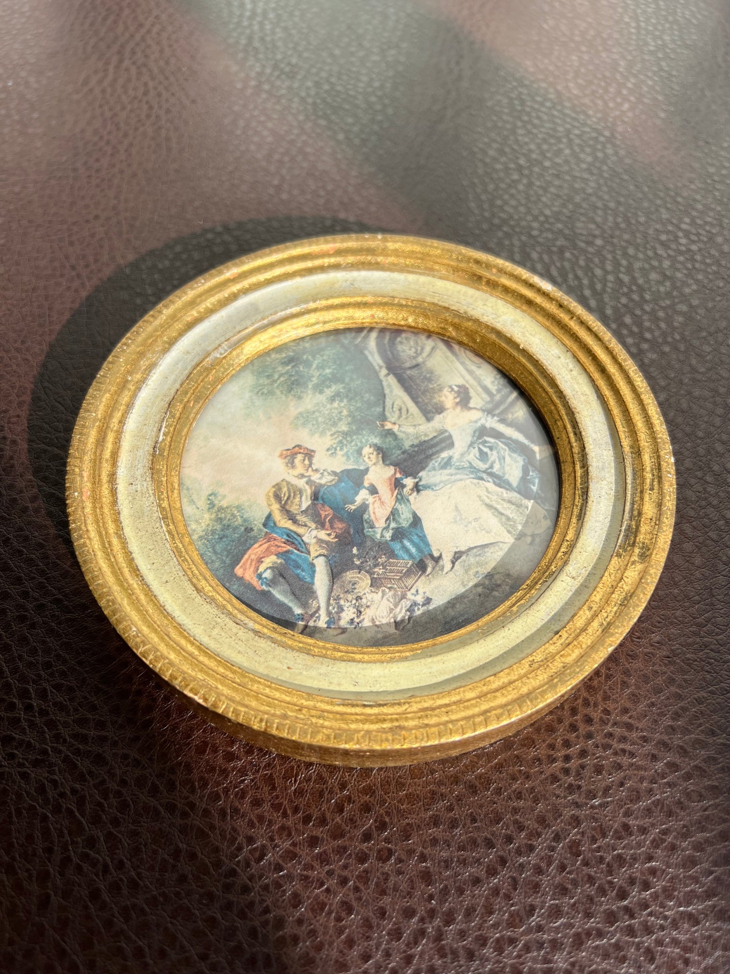 Miniature Italian Round Shaped Vintage Florentine Gilt Wood Framed Romantic Print