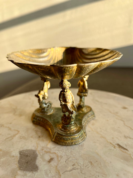 StyleBuilt Vintage Brass Elegant Scallop Shell Soap Dish/ Jewelry Holder, with Gilded Cherubs