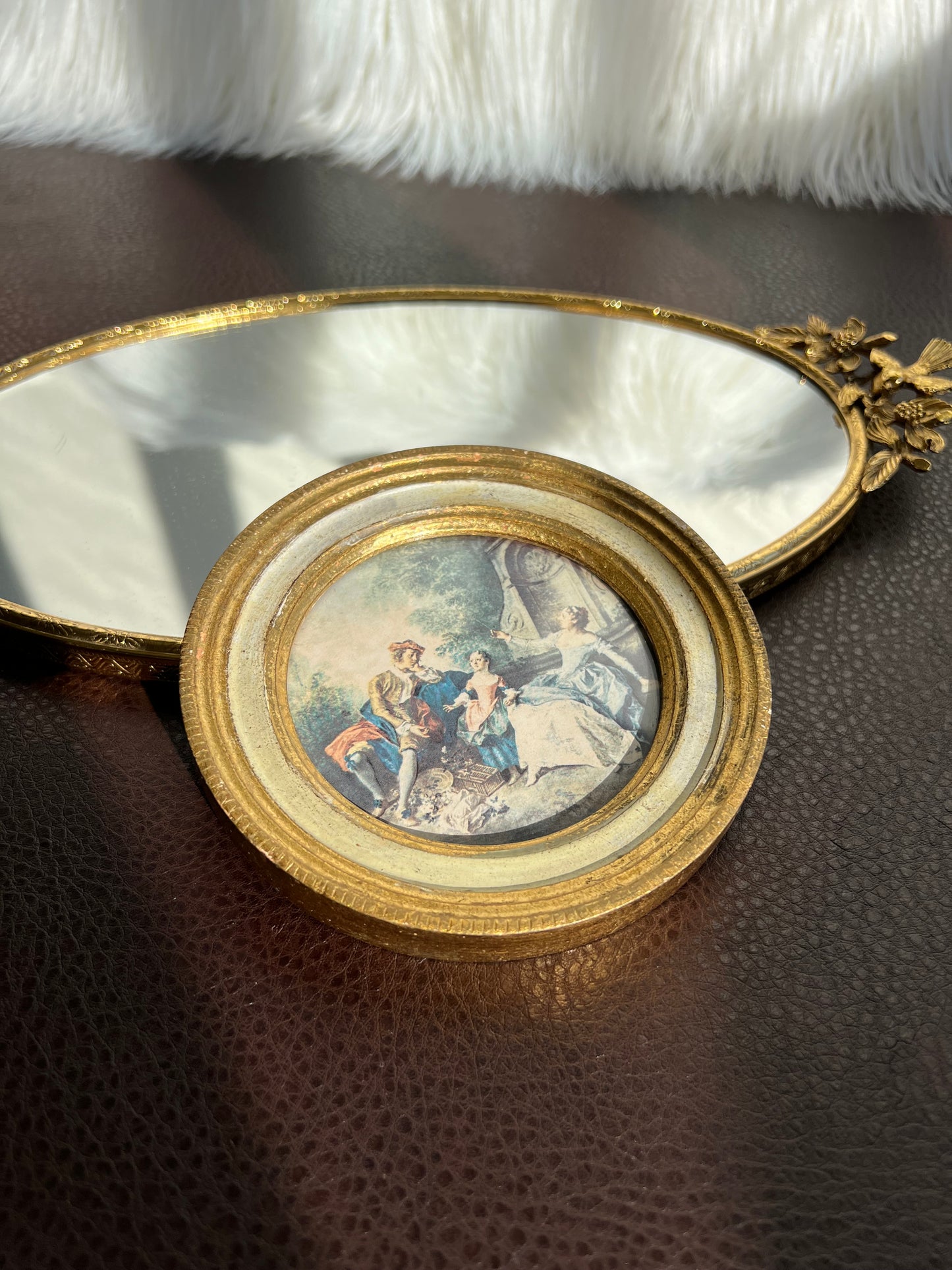 Miniature Italian Round Shaped Vintage Florentine Gilt Wood Framed Romantic Print