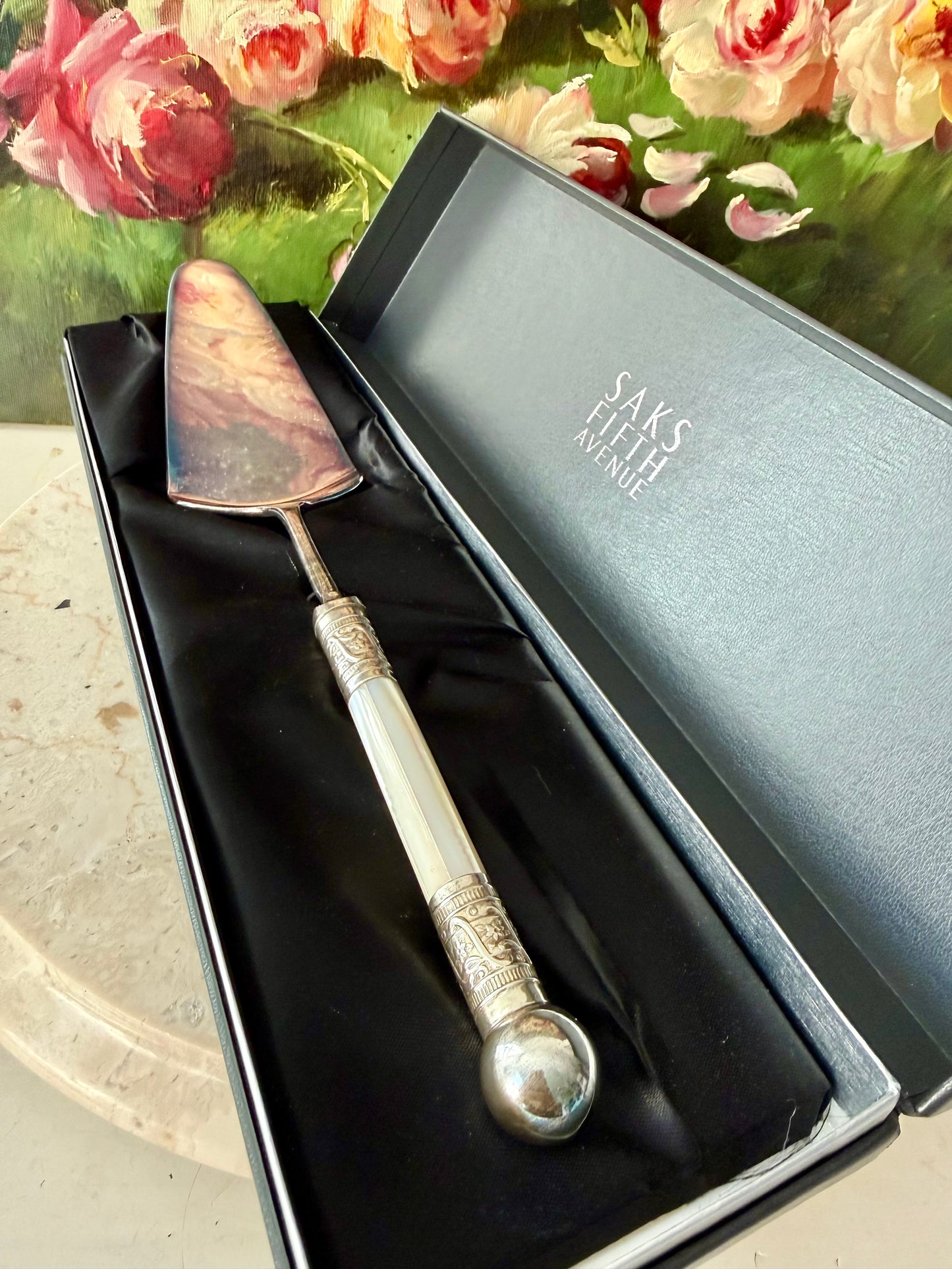 Saks Fifth Avenue Sheffield Silver Vintage Cake Server with a White Mother-of-pearl Handle - Made in England