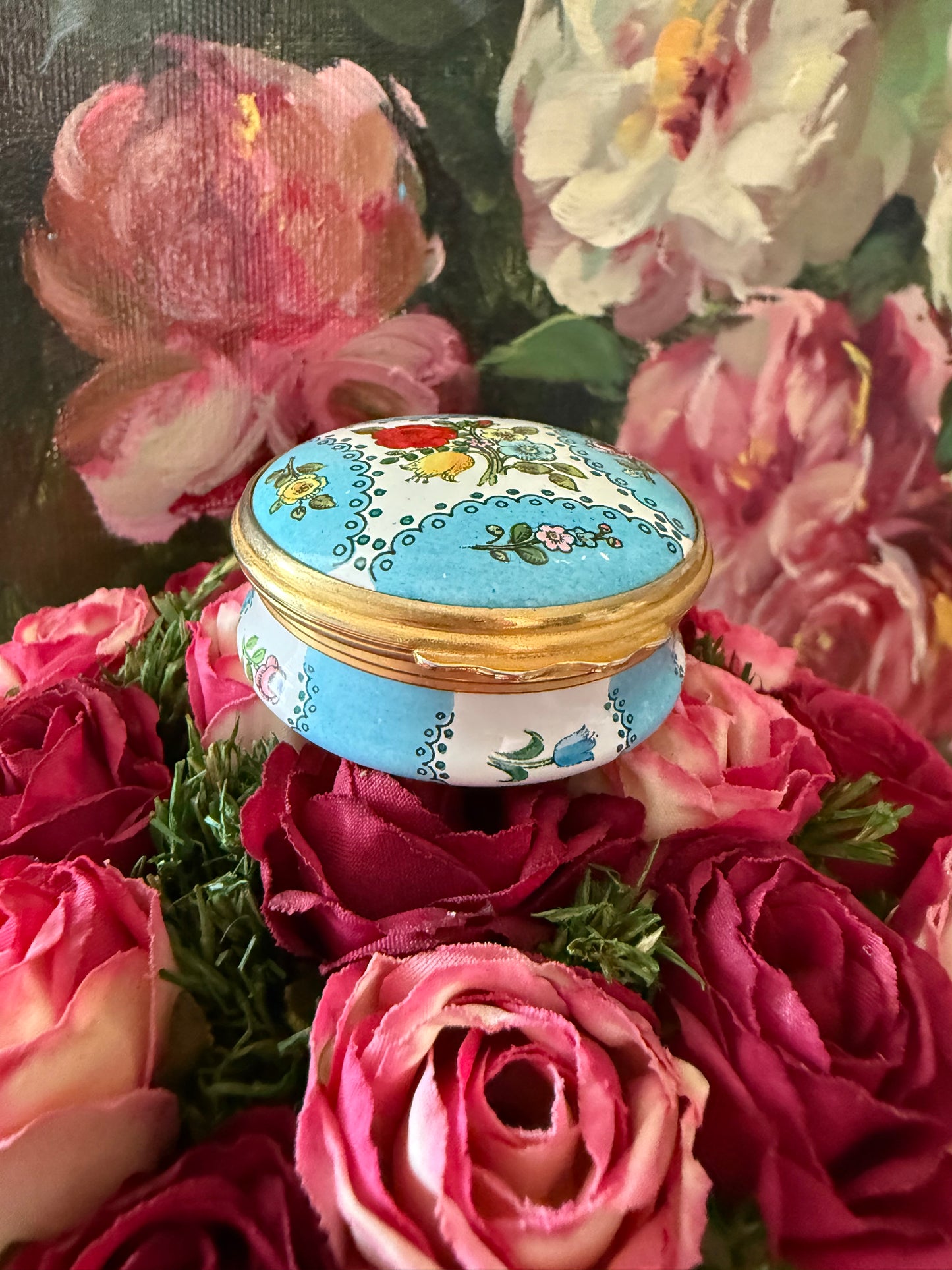 Halcyon Days Bilston and Battersea Hand-painted Enamel Vintage Trinket/ Jewelry or Pill Box, Made in England