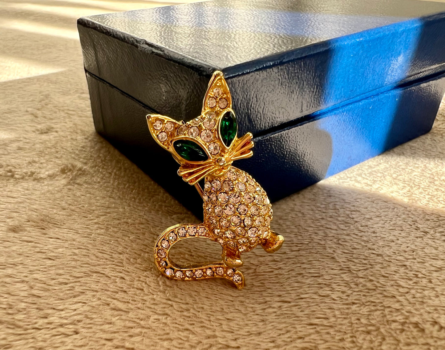 Goldtone Green Eyed Rhinestone Cat Brooch