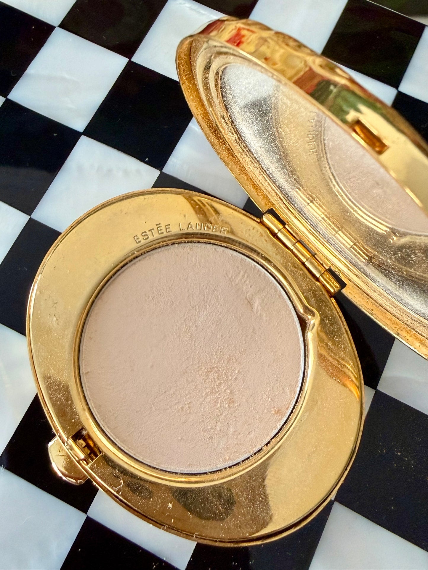Estée Lauder Limited Edition Oval Waves Of Gold Lucidity Vintage Powder Compact