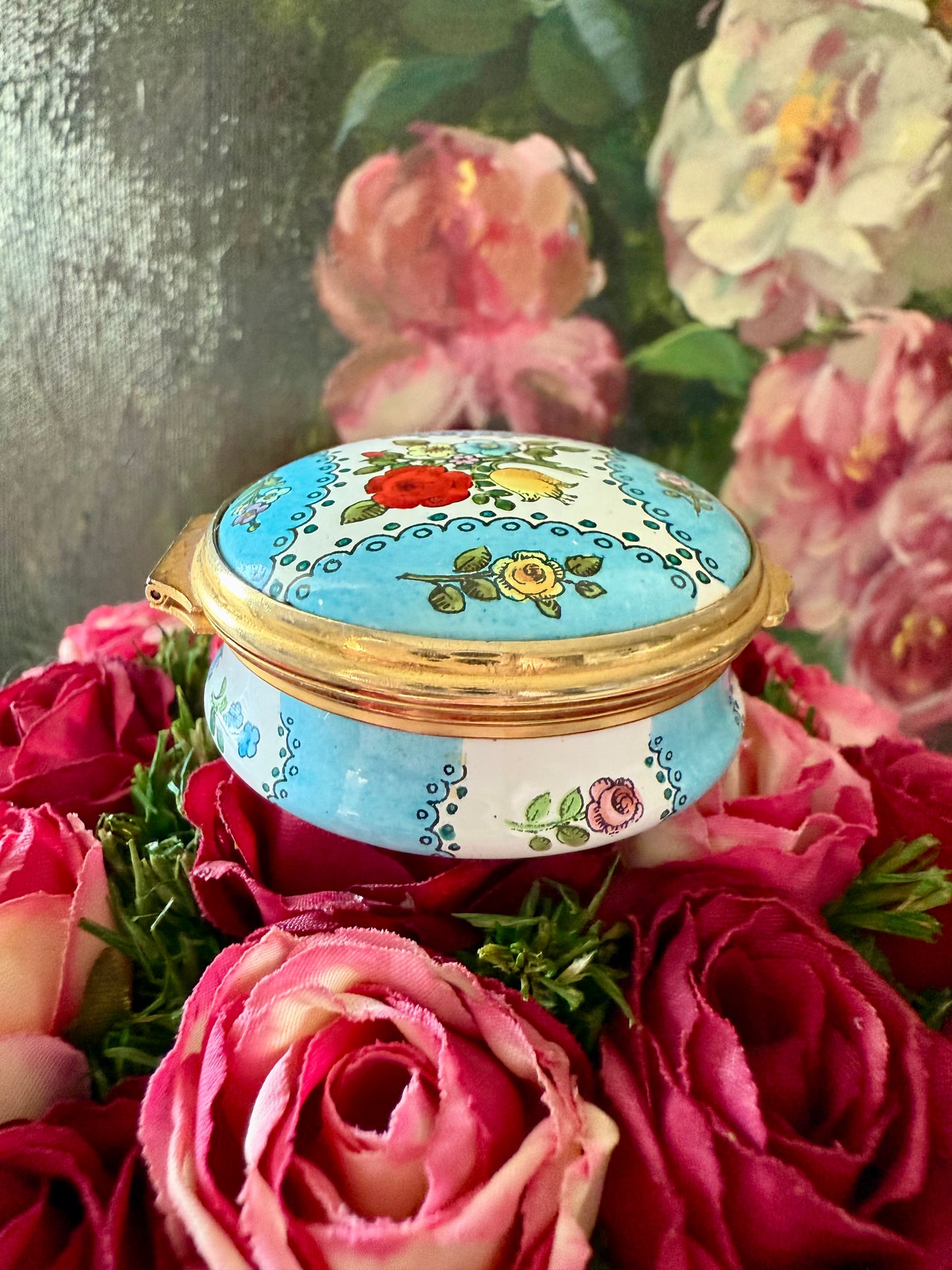 Halcyon Days Bilston and Battersea Hand-painted Enamel Vintage Trinket/ Jewelry or Pill Box, Made in England