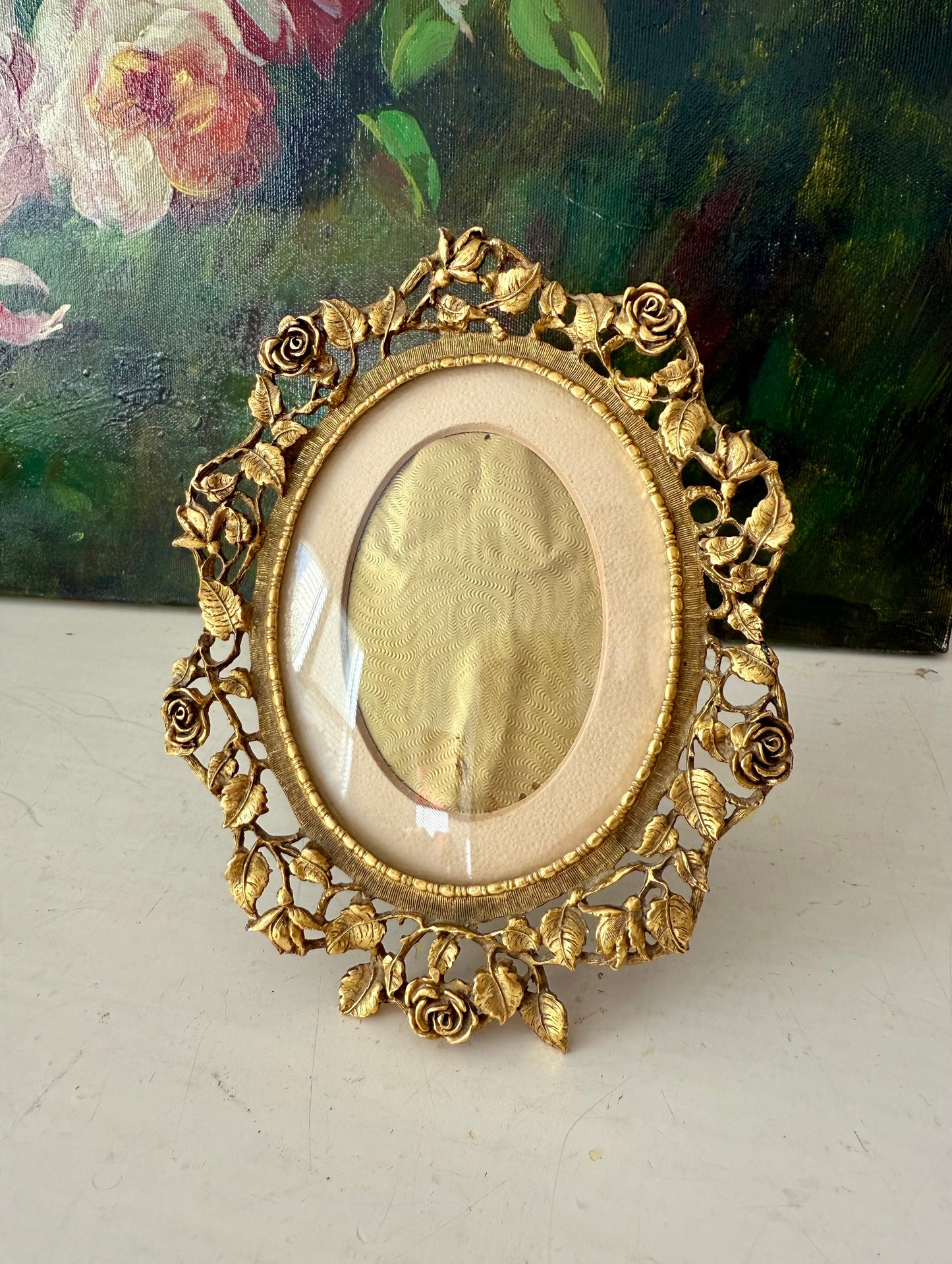 24-karat Gold-plated Matson Hollywood Regency Style Vintage Ornate Brass Oval Picture Frame with Rose Details