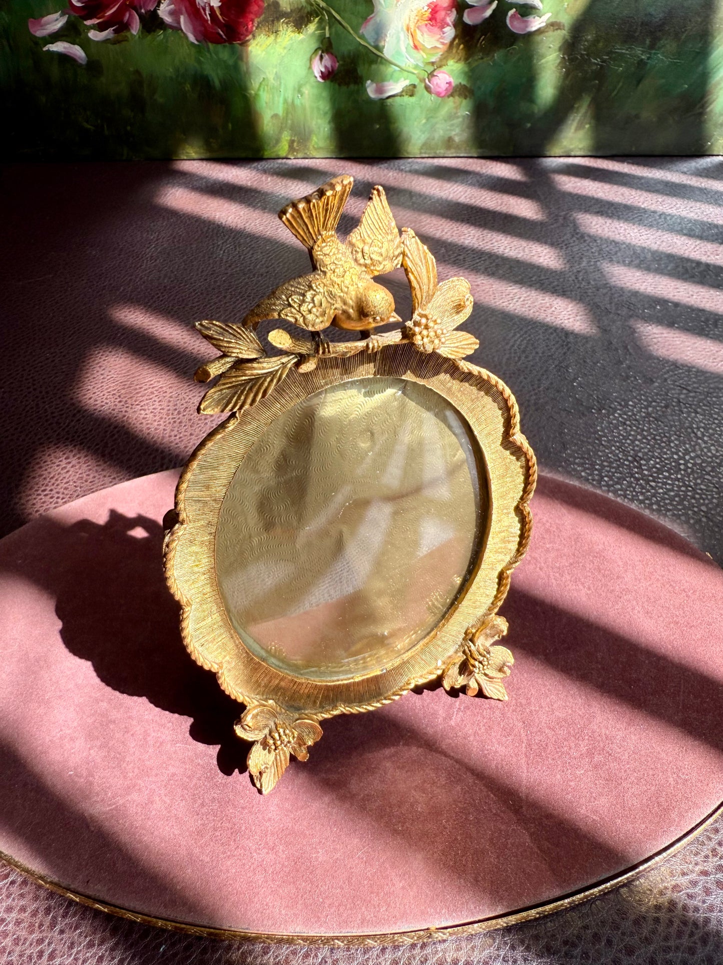24kt Gold Plated Matson Vintage Bird on Dogwood Flowers Ornate Oval Small Photo Frame from the 1960s, Made in USA