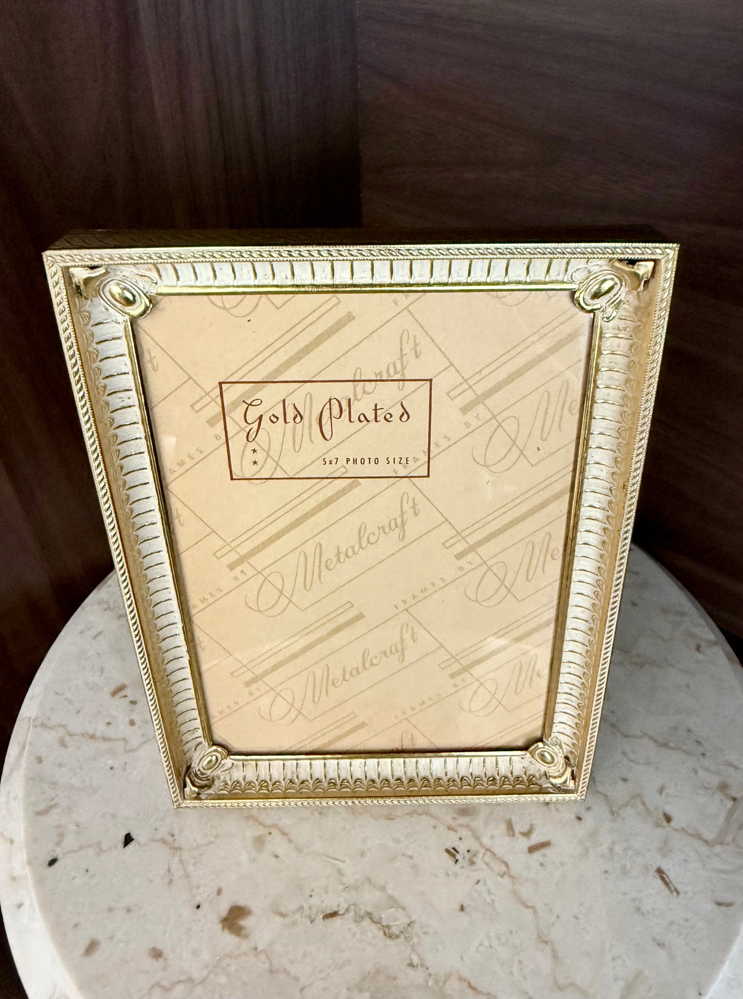 A Pair of Metalcraft Ornate Beautiful Gold-plated Picture/ Photo Frames (2 pcs)