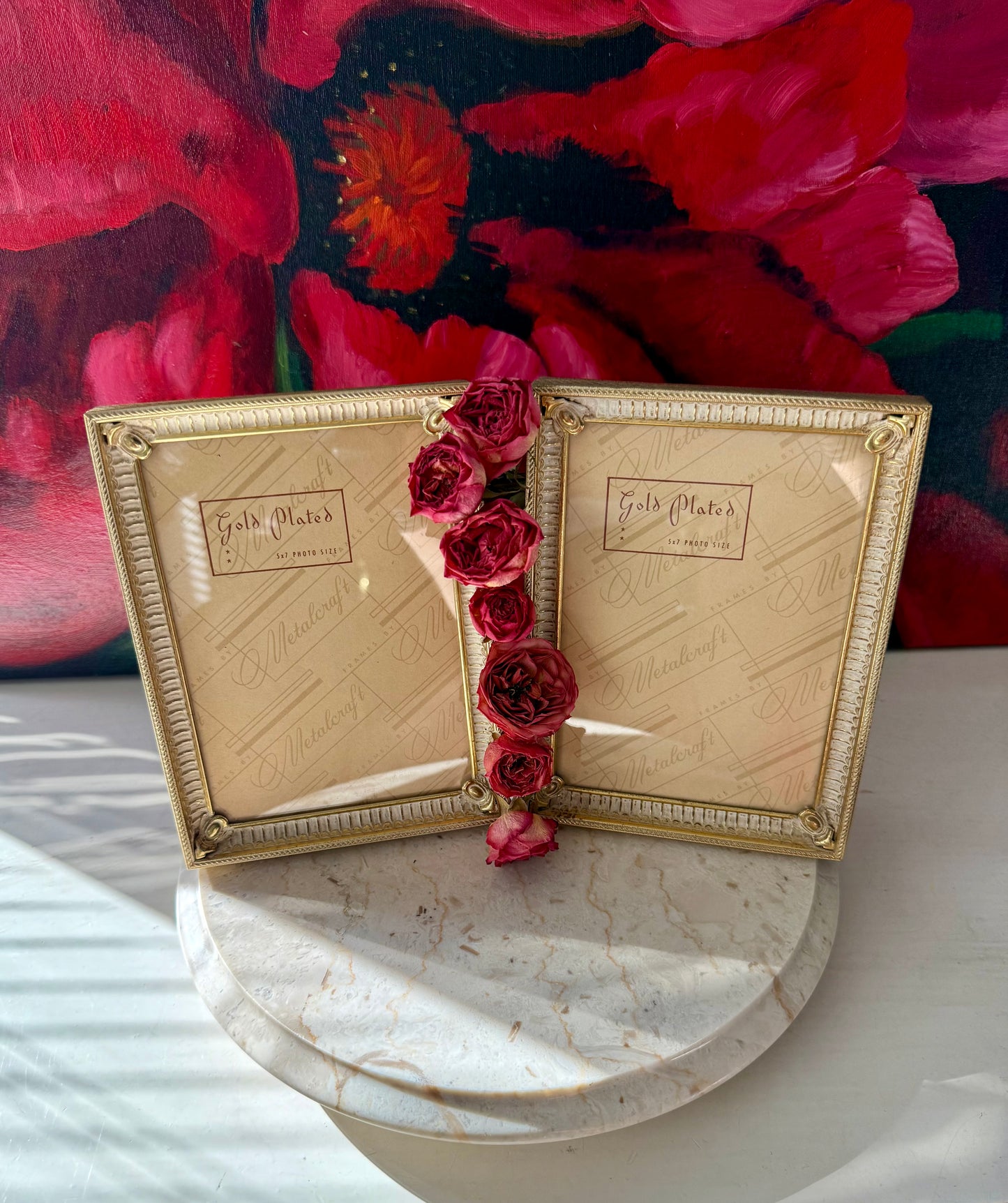 A Pair of Metalcraft Ornate Beautiful Gold-plated Picture/ Photo Frames (2 pcs)