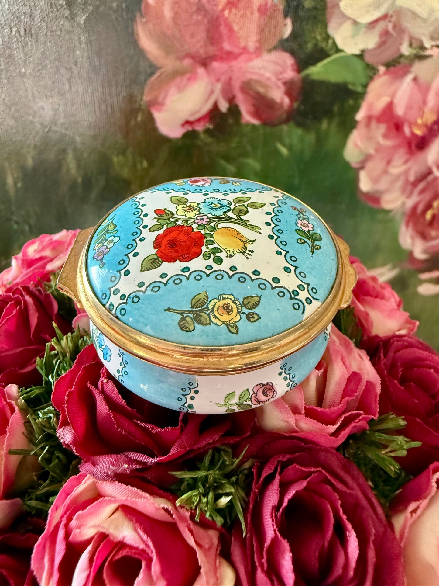 Halcyon Days Bilston and Battersea Hand-painted Enamel Vintage Trinket/ Jewelry or Pill Box, Made in England