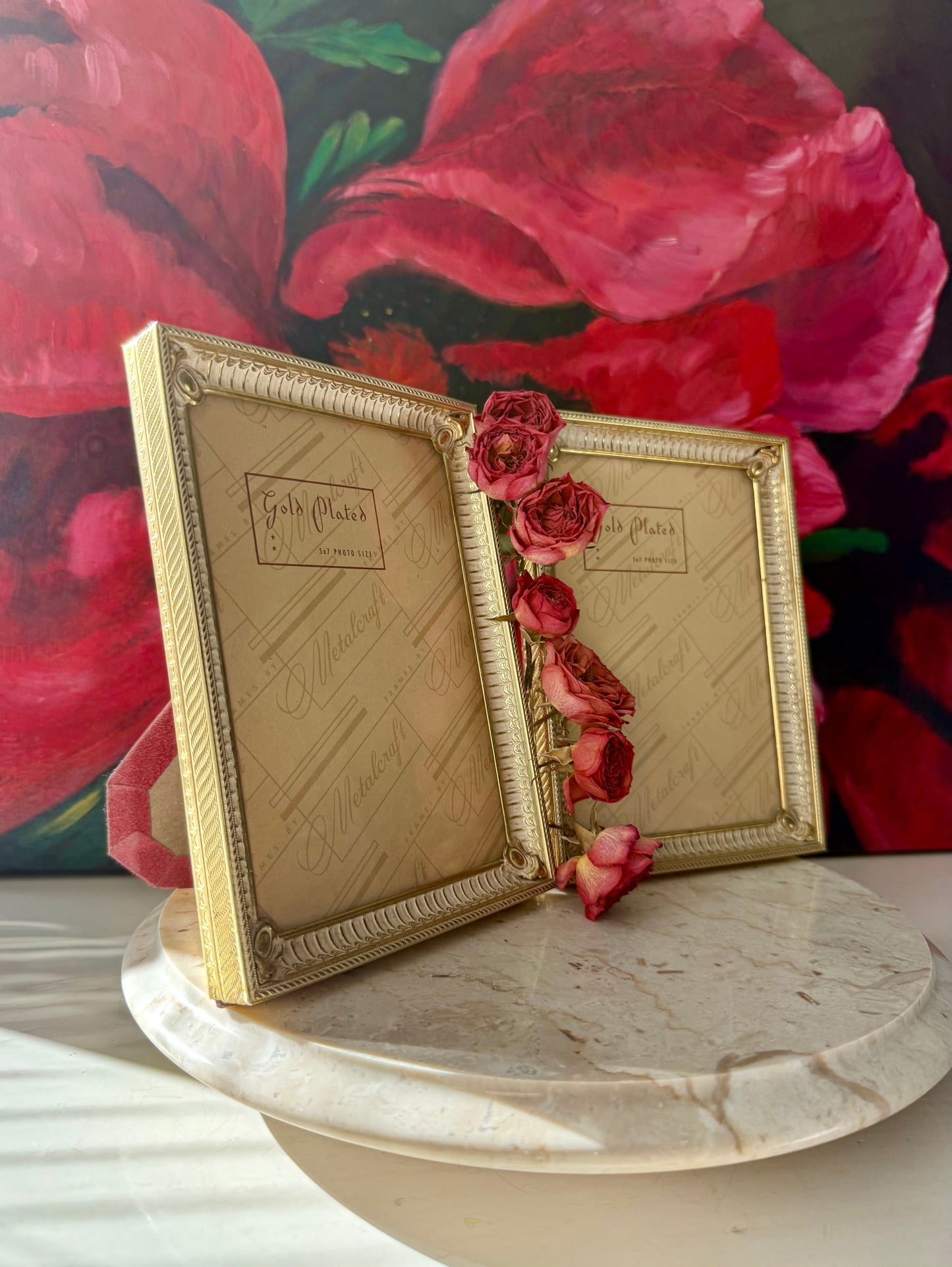 A Pair of Metalcraft Ornate Beautiful Gold-plated Picture/ Photo Frames (2 pcs)