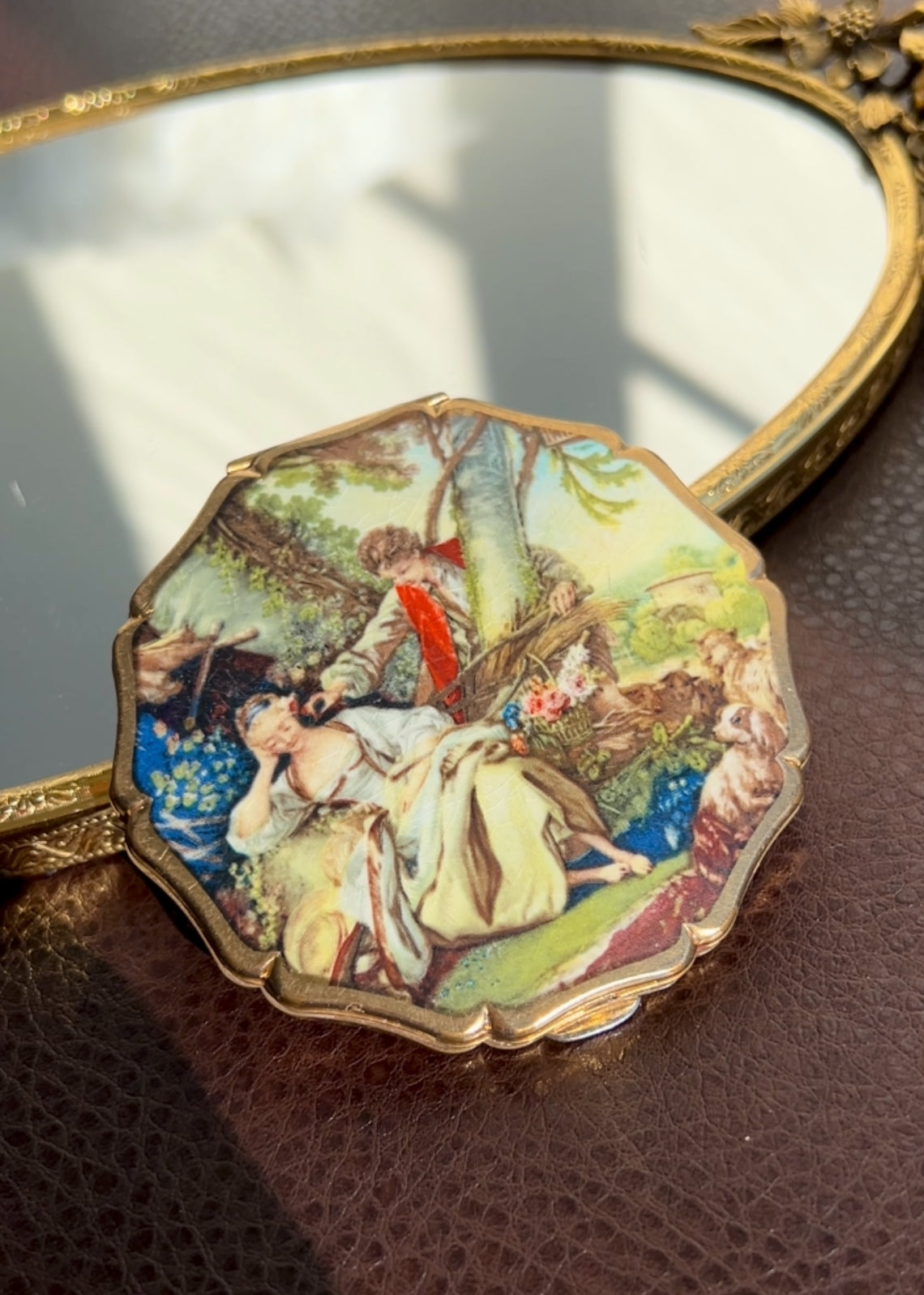 Stratton Metal Vintage Compact with a Romantic Sleeping Shepherdess and Animals