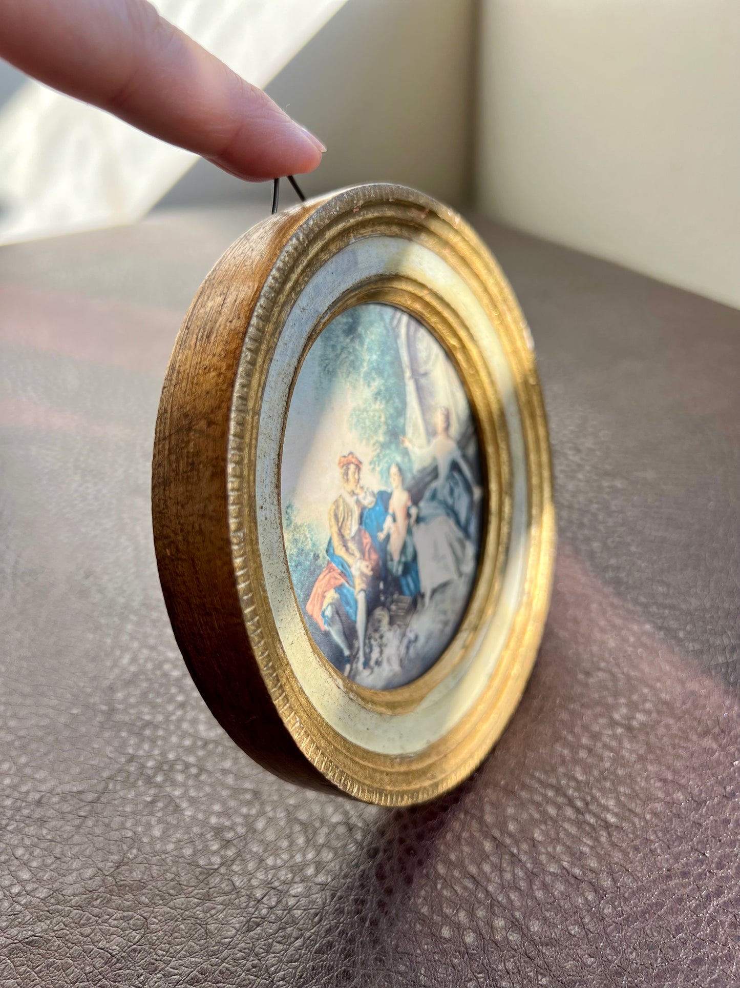 Miniature Italian Round Shaped Vintage Florentine Gilt Wood Framed Romantic Print