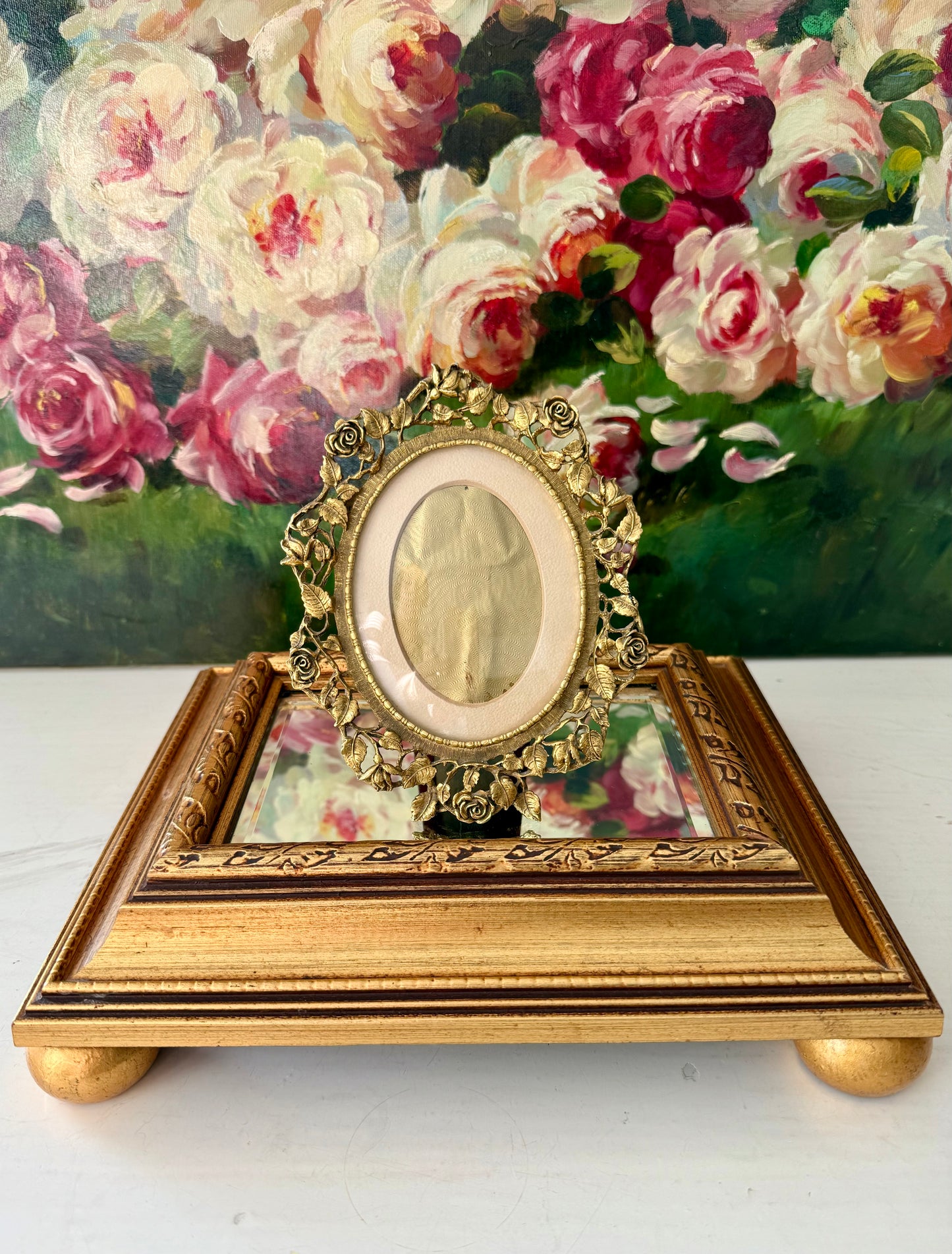24-karat Gold-plated Matson Hollywood Regency Style Vintage Ornate Brass Oval Picture Frame with Rose Details