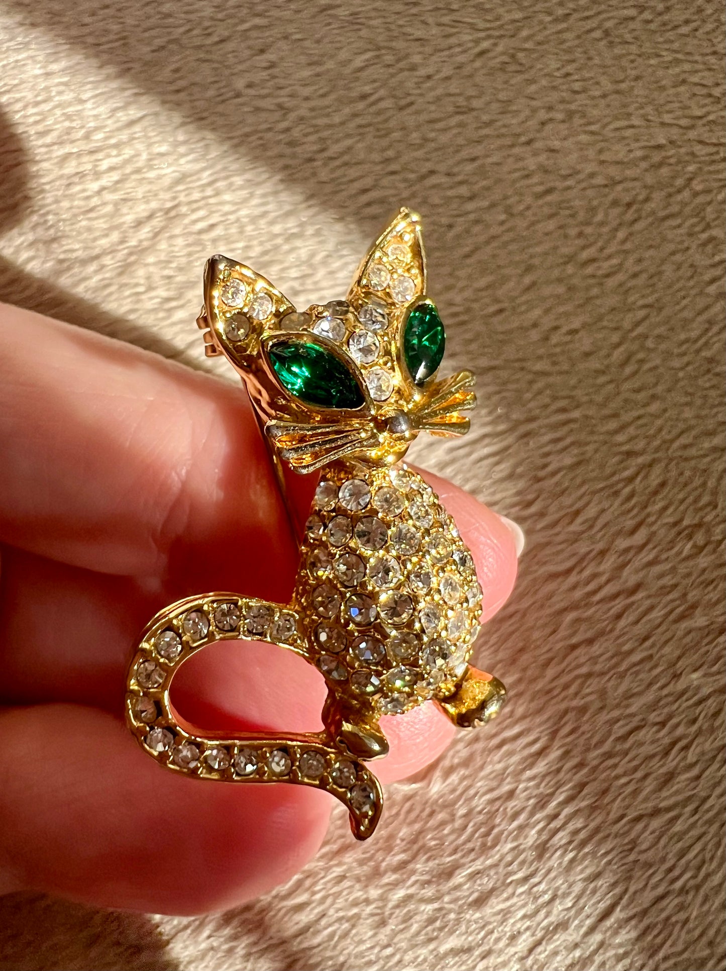 Goldtone Green Eyed Rhinestone Cat Brooch