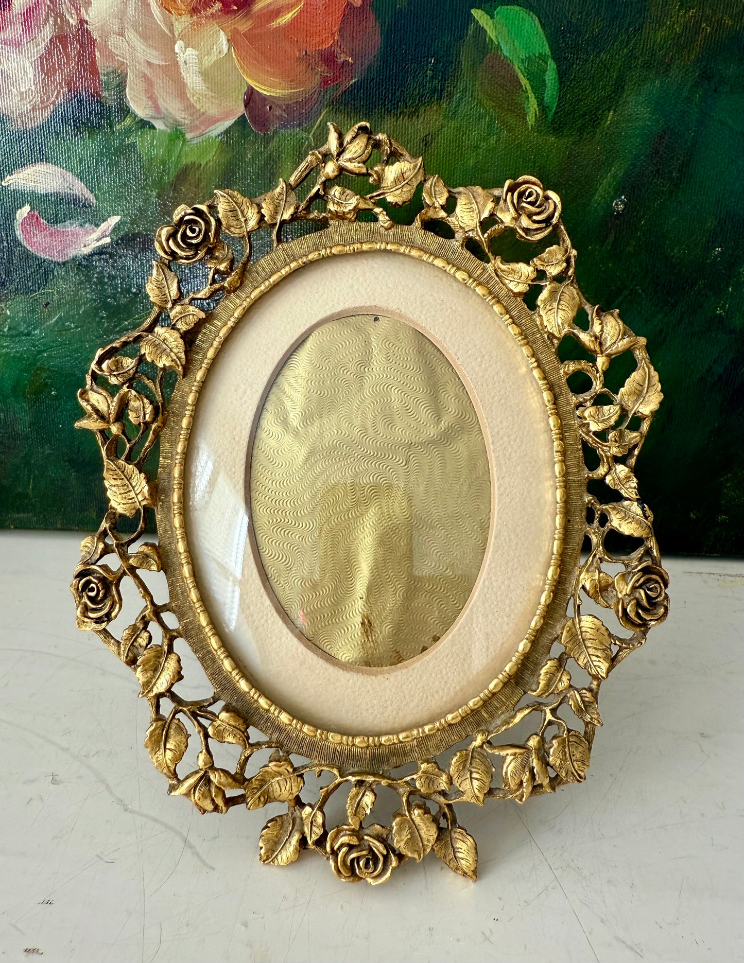 24-karat Gold-plated Matson Hollywood Regency Style Vintage Ornate Brass Oval Picture Frame with Rose Details