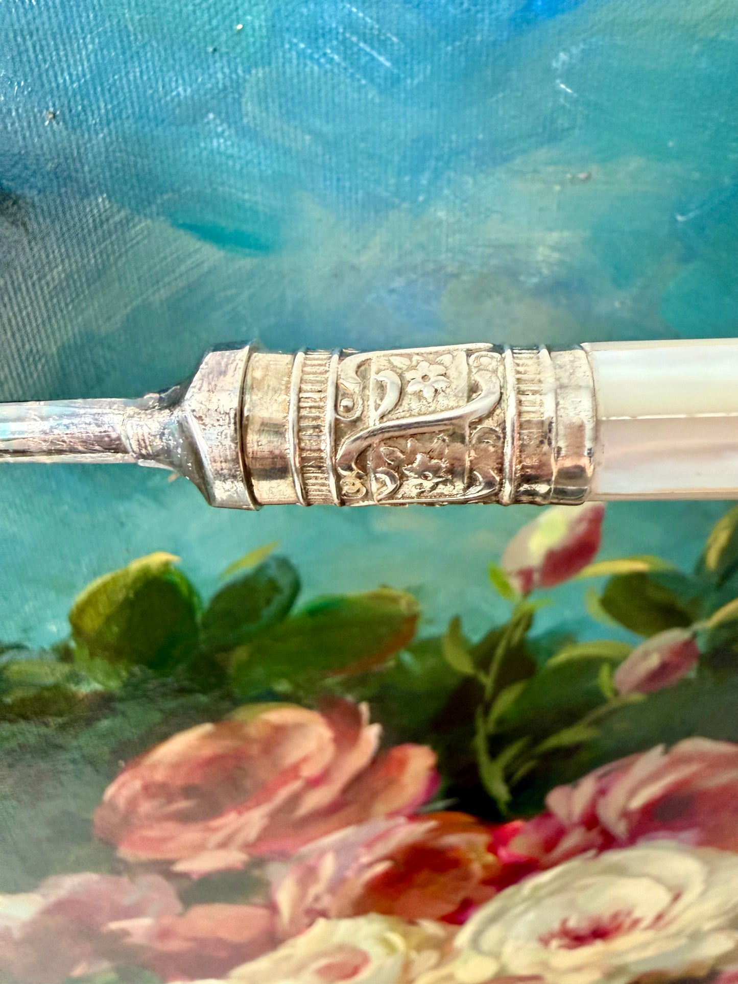 Saks Fifth Avenue Sheffield Silver Vintage Cake Server with a White Mother-of-pearl Handle - Made in England