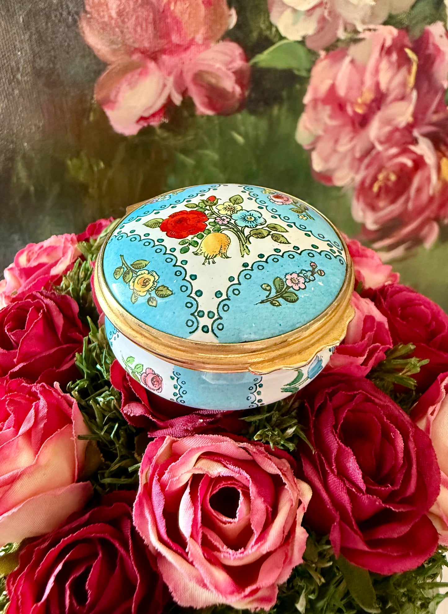 Halcyon Days Bilston and Battersea Hand-painted Enamel Vintage Trinket/ Jewelry or Pill Box, Made in England