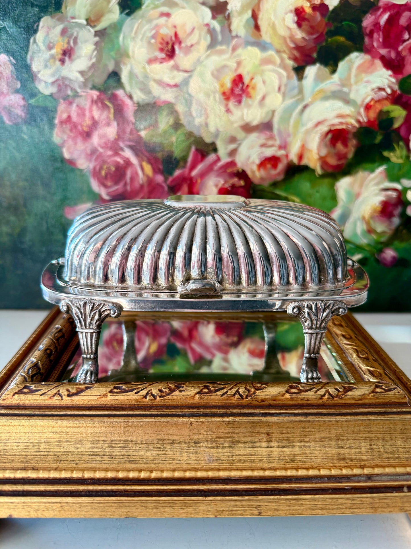 Antique Victorian Silver-Plated Butter Holder Dish with Covered Roll Top from the early-to-mid 20th Century