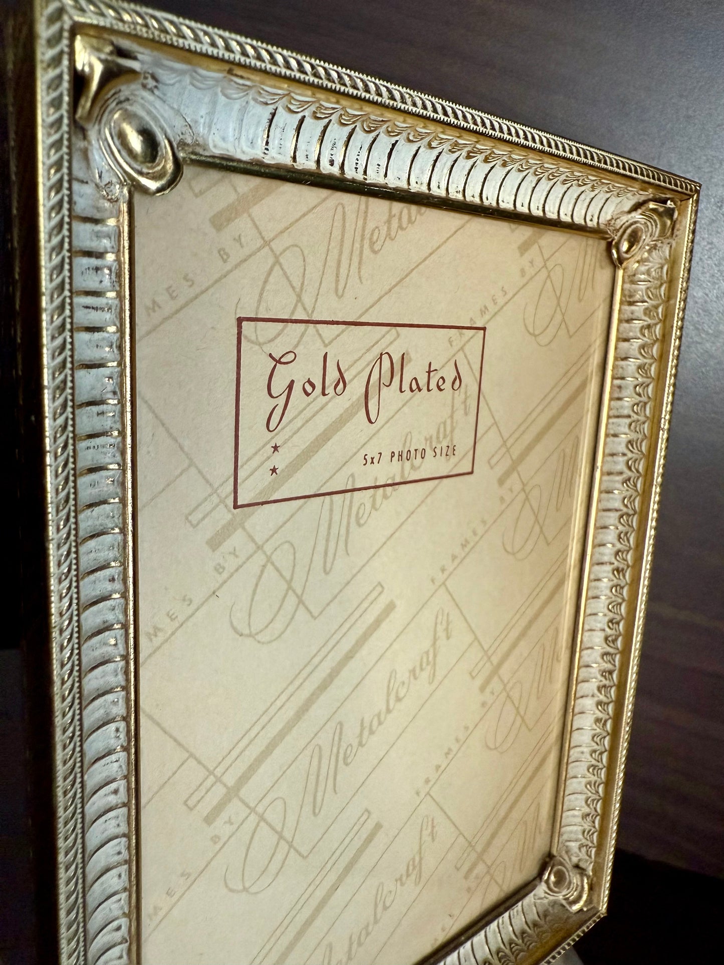 A Pair of Metalcraft Ornate Beautiful Gold-plated Picture/ Photo Frames (2 pcs)