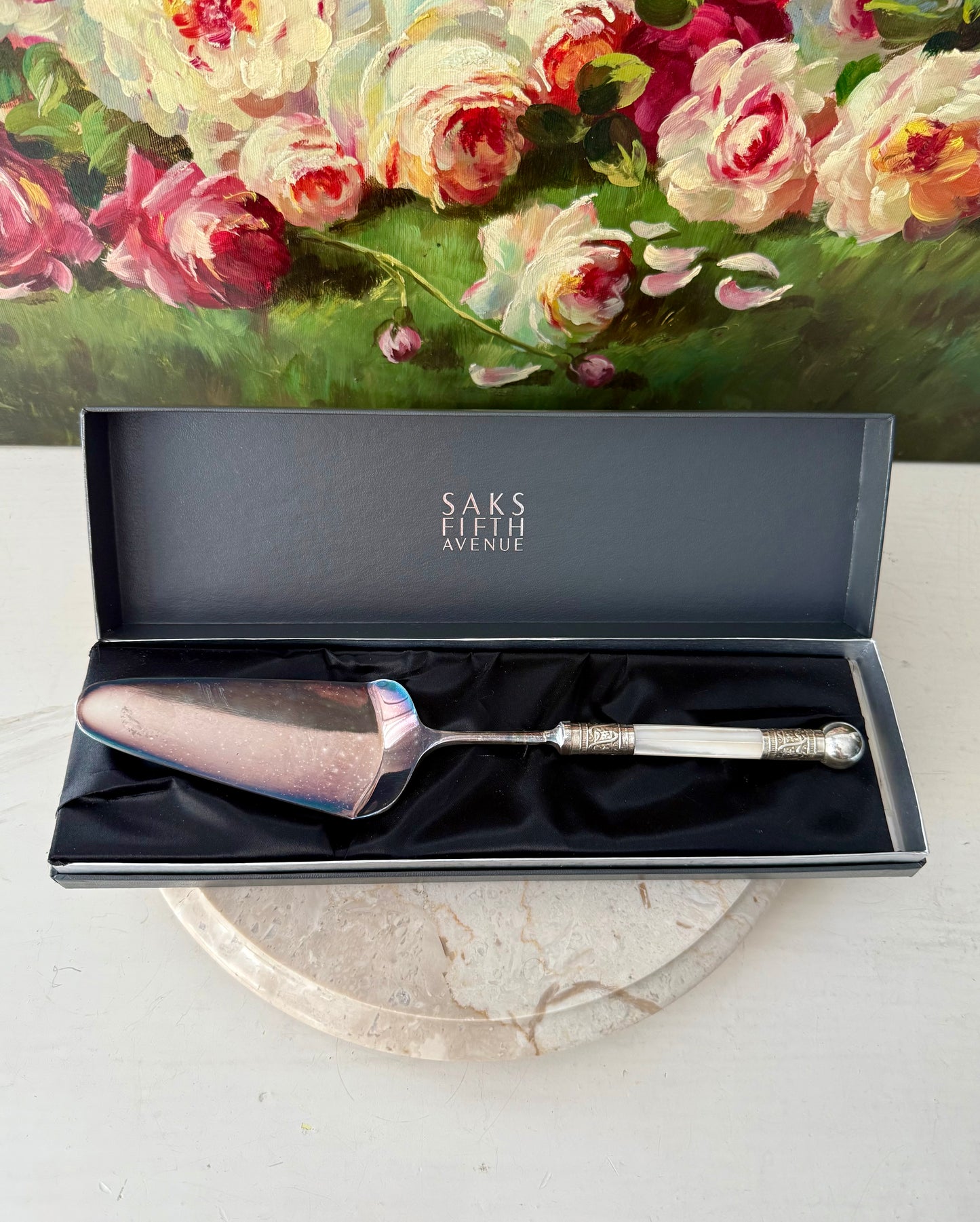 Saks Fifth Avenue Sheffield Silver Vintage Cake Server with a White Mother-of-pearl Handle - Made in England