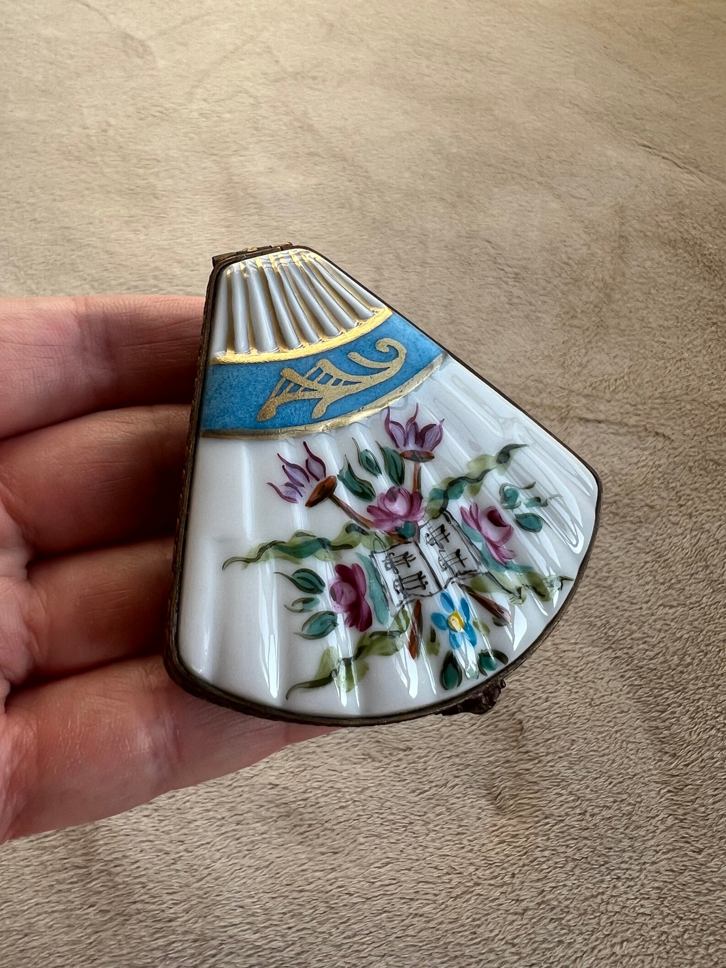 Limoges Shell or Fan Shaped Hand-painted Porcelain Trinket Box