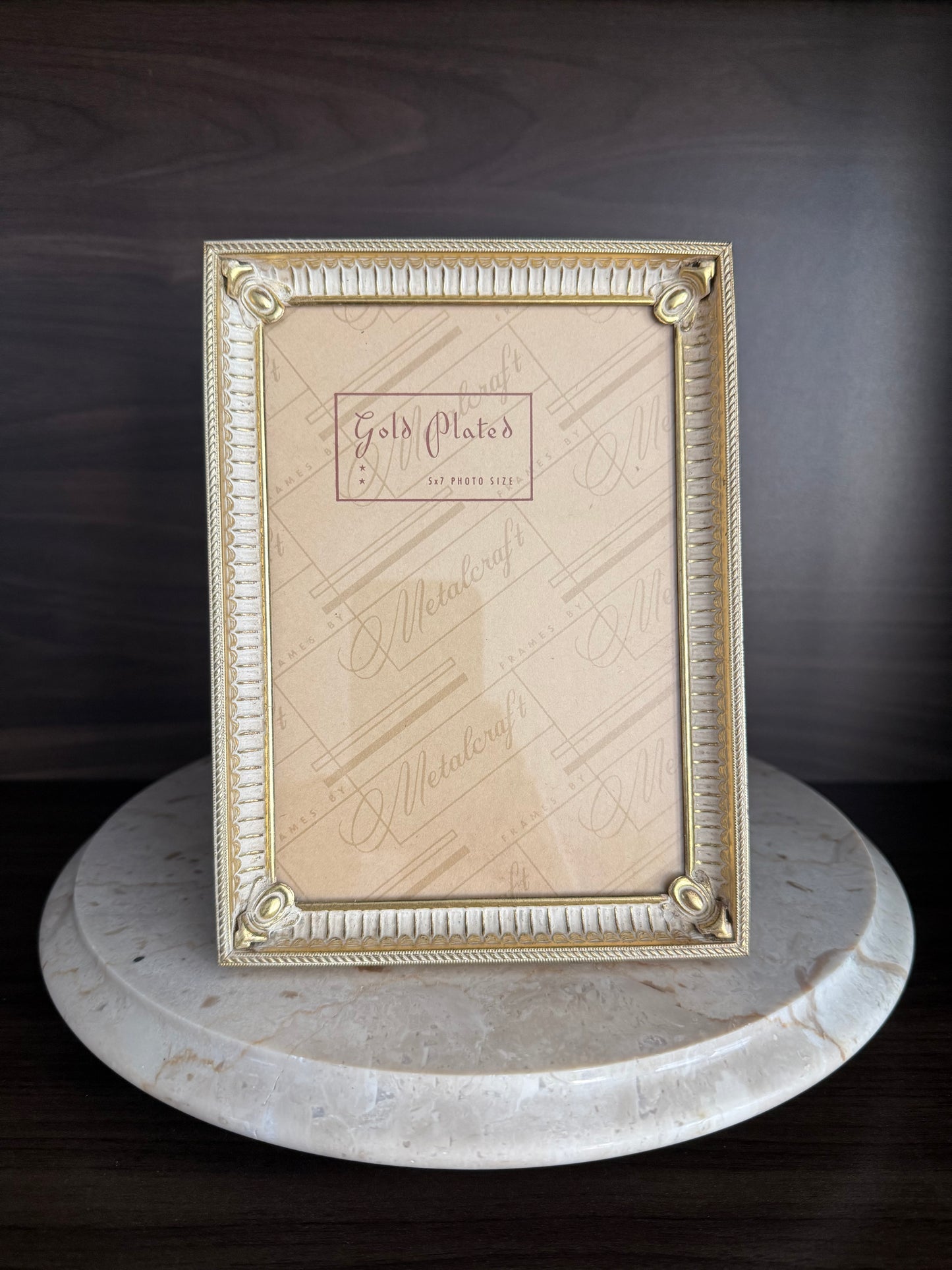 A Pair of Metalcraft Ornate Beautiful Gold-plated Picture/ Photo Frames (2 pcs)