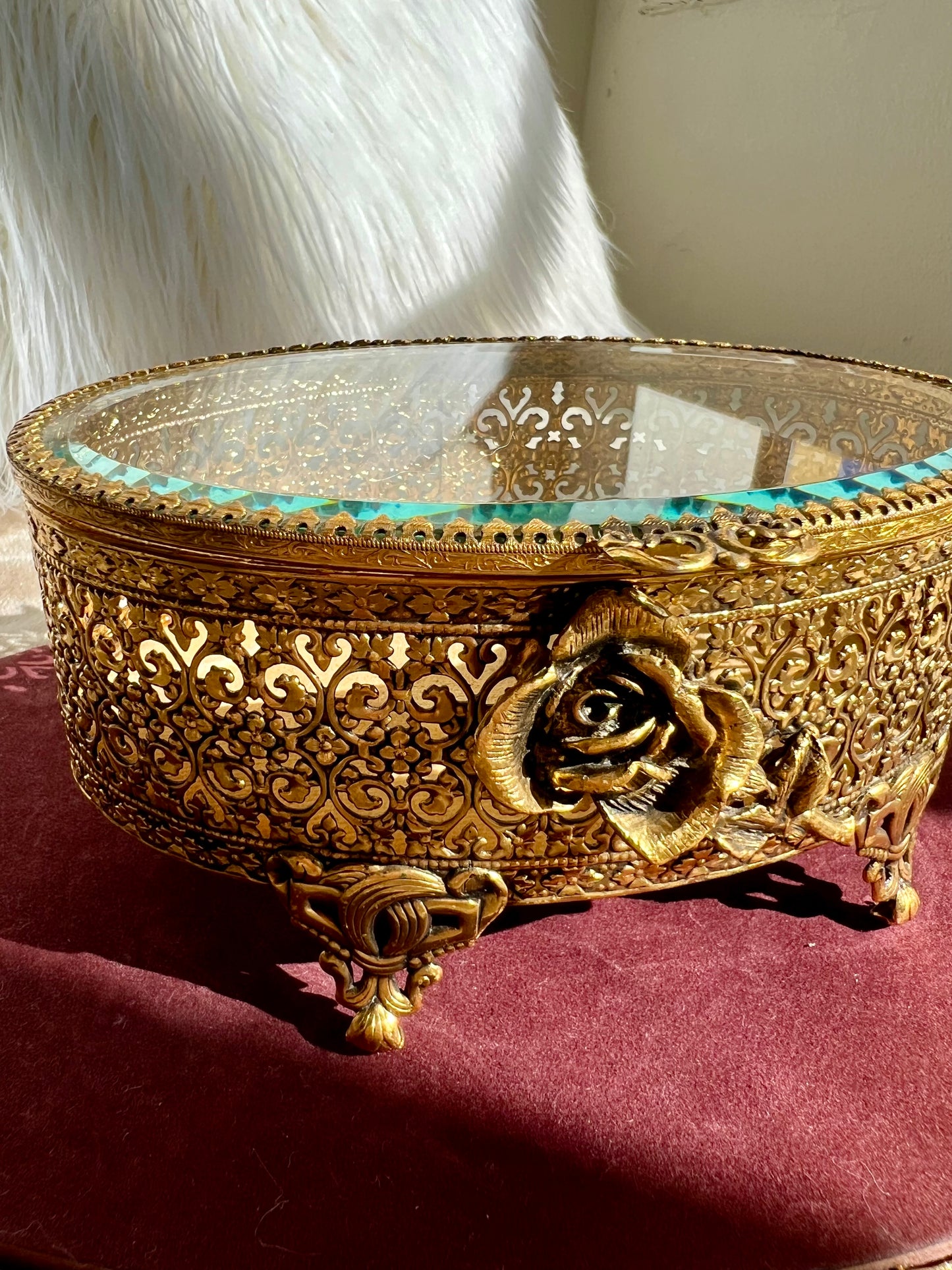 New York StyleBuilt Jewelry Vintage Casket Oval Shaped Glass Lid with Ornate Gold Rose