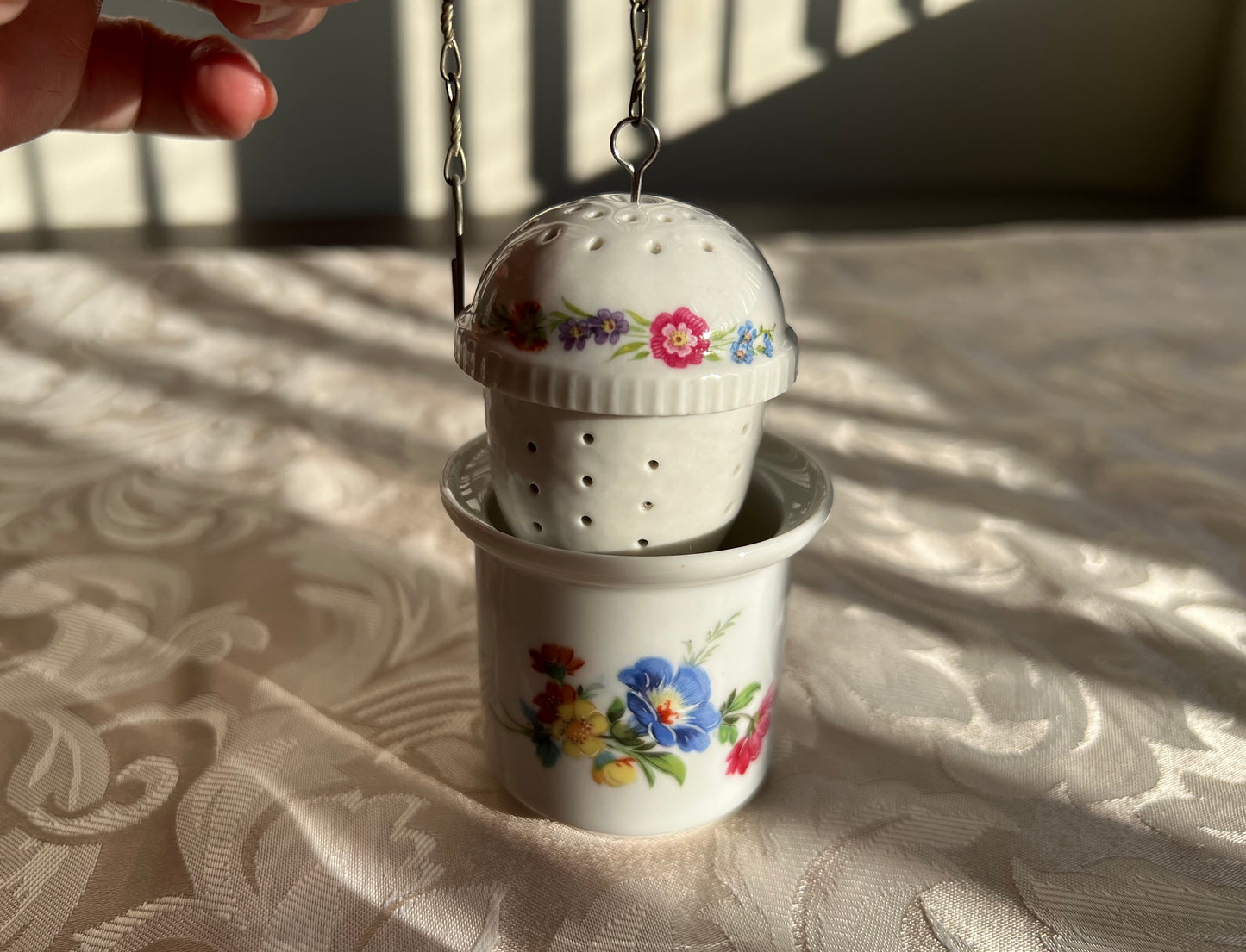 Kaiser Porcelain Tea Leaf Strainer Ball Infuser